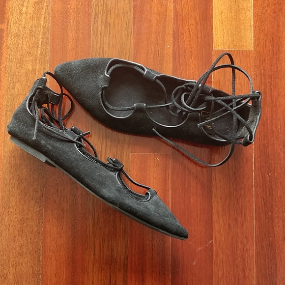 Suede black lace up Gap pointed flats - Picture 2 of 6